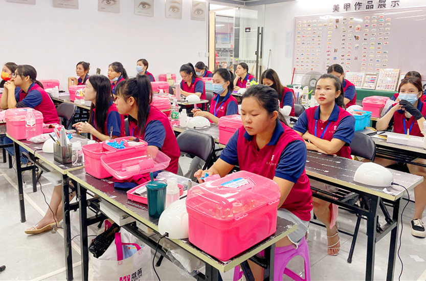 初中畢業(yè)學(xué)什么好？高中考不上大學(xué)怎么辦？