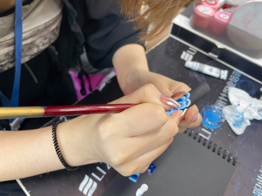 美甲排筆彩繪技巧，廣西美甲培訓(xùn)