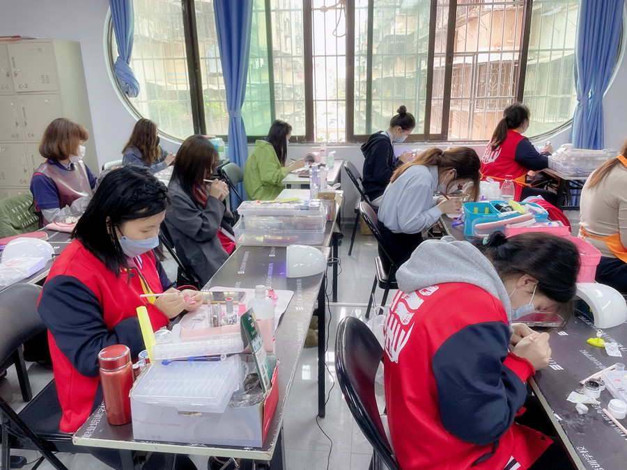 南寧美甲：石膏膠美甲是什么？