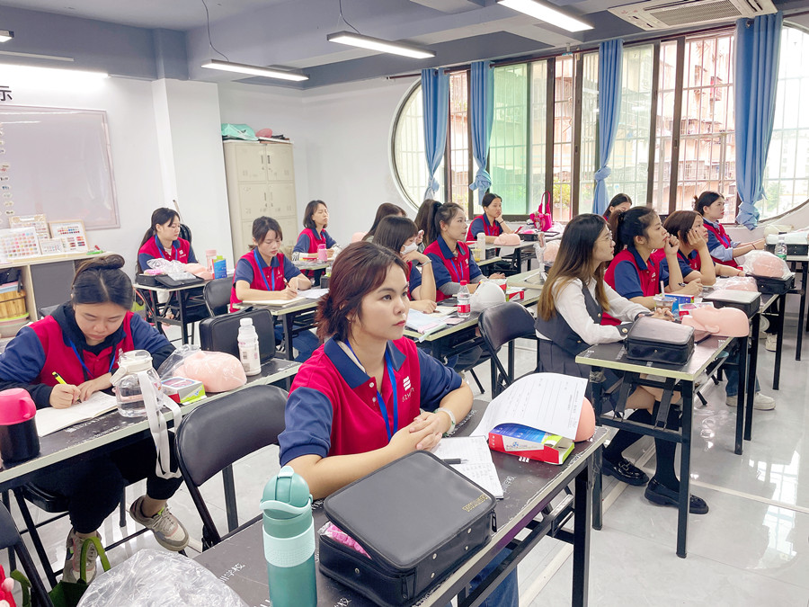 南寧美甲美睫學(xué)校10月課程正式開(kāi)班