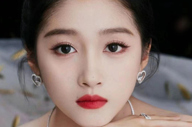 關曉彤國風百花眼妝，南寧教化妝