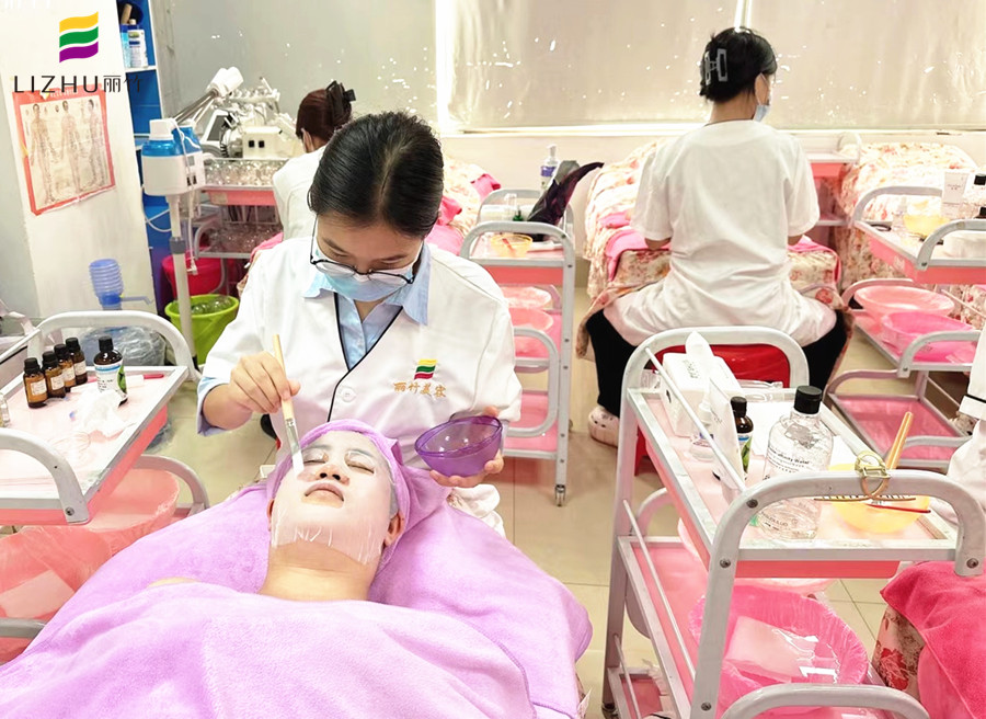 紋眉恢復(fù)期敷面膜的危害，南寧紋眉專業(yè)培訓(xùn)