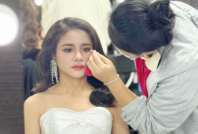 泰式新娘造型，南寧新娘跟妝培訓(xùn)作品