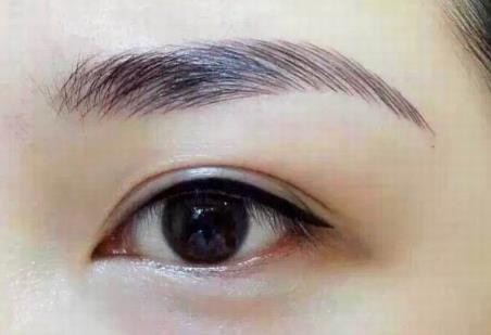 為什么眉毛和美瞳線要一起紋？南寧紋繡造型學(xué)校解析