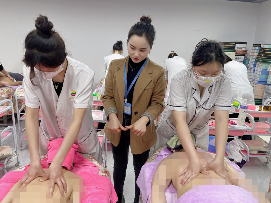 冬季背部按摩的好處，南寧美容美體專業(yè)分享