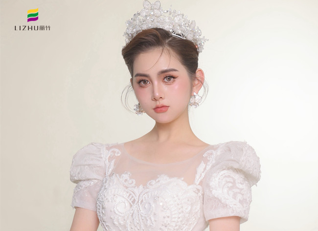 簡(jiǎn)約氣質(zhì)新娘，廣西學(xué)新娘跟妝作品