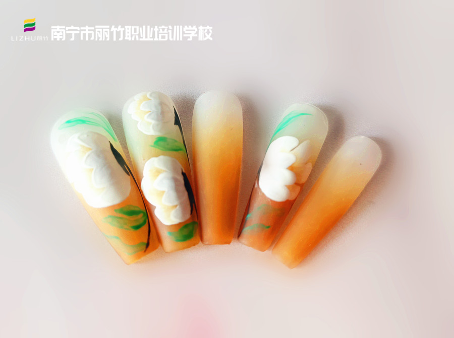 春日彩繪美甲，南寧美甲短期培訓(xùn)作品