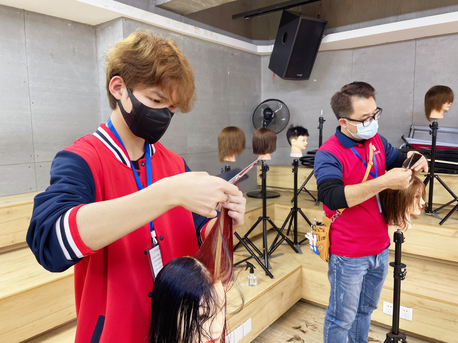 美發(fā)新手必懂的理發(fā)技巧，零基礎(chǔ)學(xué)理發(fā)教學(xué)