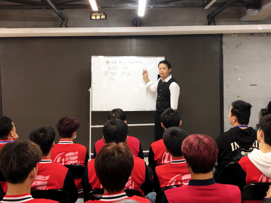 南寧美發(fā)職業(yè)學(xué)校就業(yè)宣講：乾健·形象設(shè)計沙龍專場