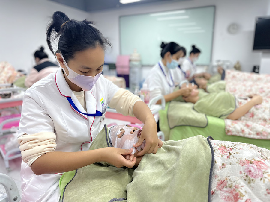 春季護(hù)膚緊急攻略，南寧護(hù)膚美容培訓(xùn)