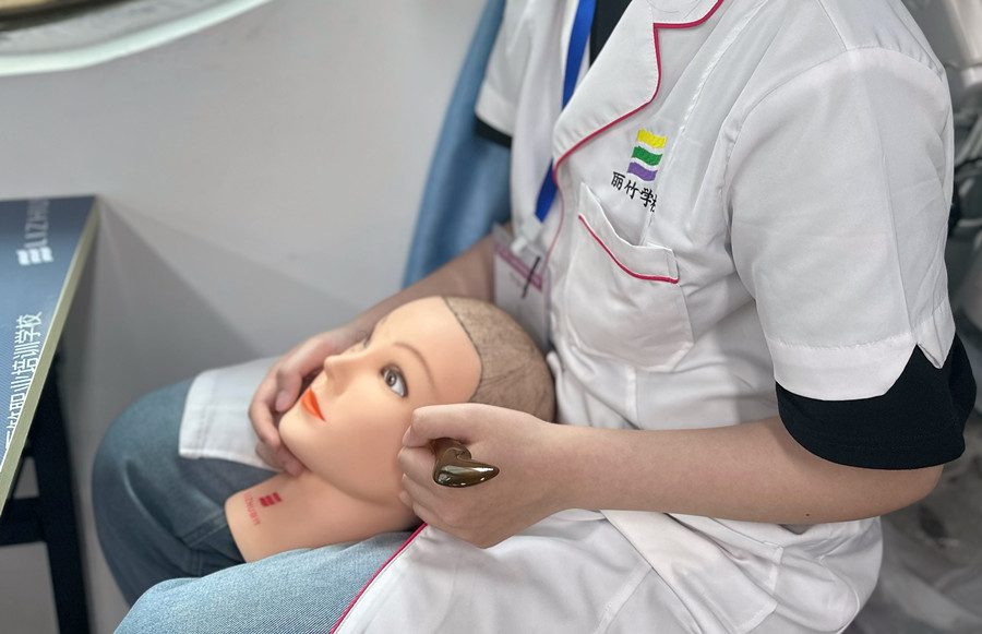 眼部刮(sha)痧后續(xù)護(hù)理，零基礎(chǔ)美容培訓(xùn)