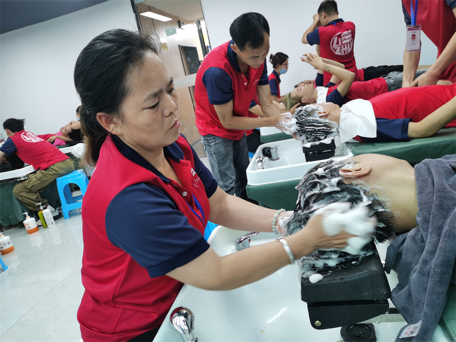 美發(fā)洗護(hù)的流程，廣西專業(yè)洗護(hù)班課堂實(shí)況