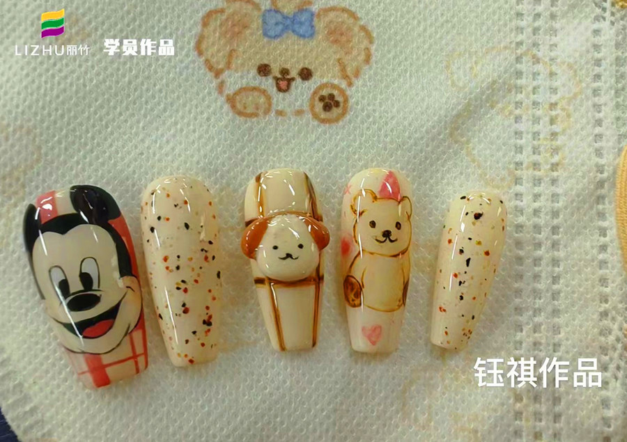 卡通立體浮雕&手工蝴蝶結(jié)美甲，南寧美甲造型進(jìn)修作品