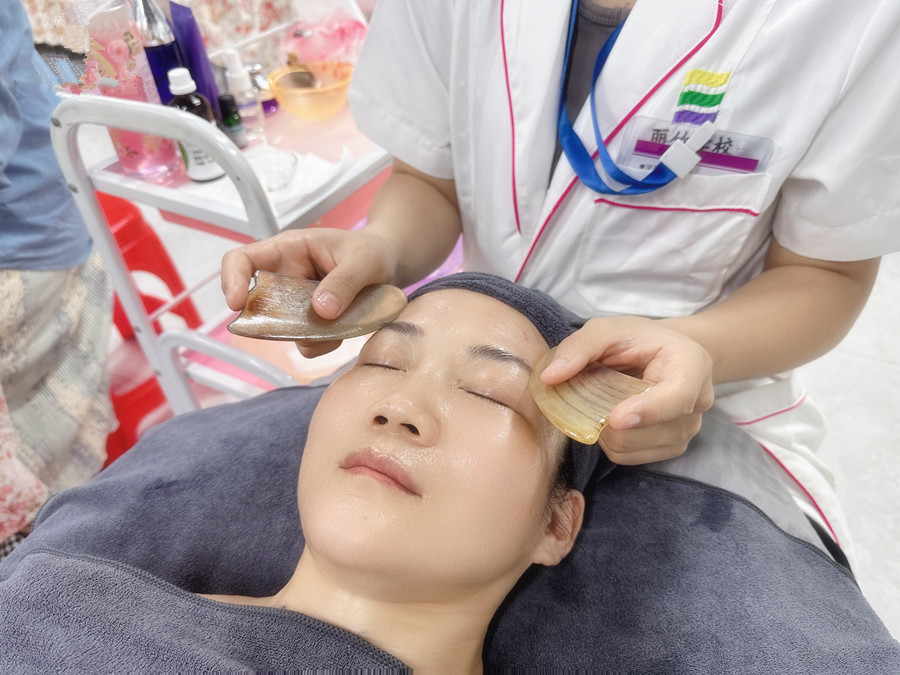 廣西美容護膚管理：面部美容課堂花絮