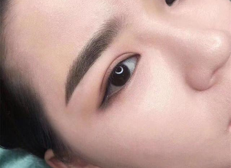 絲霧眉的特點，廣西眉眼唇技術(shù)學(xué)校教學(xué)