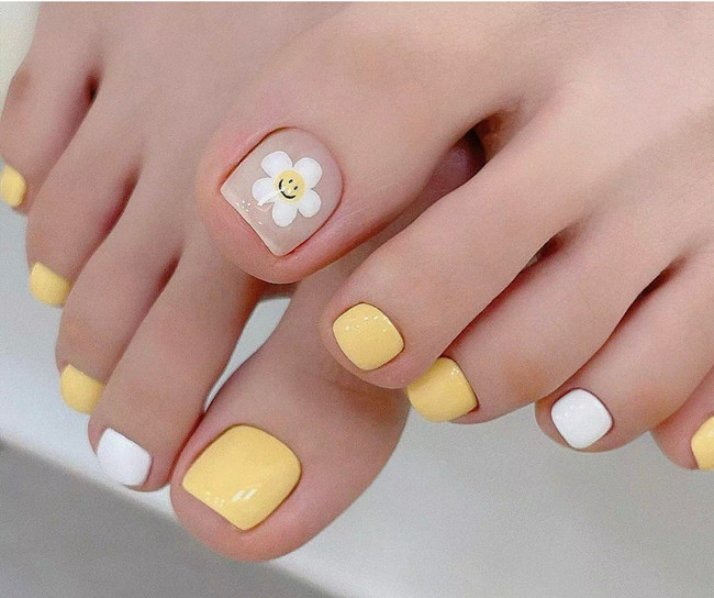 夏日腳趾美甲圖片，南寧美甲造型職業(yè)學(xué)校分享