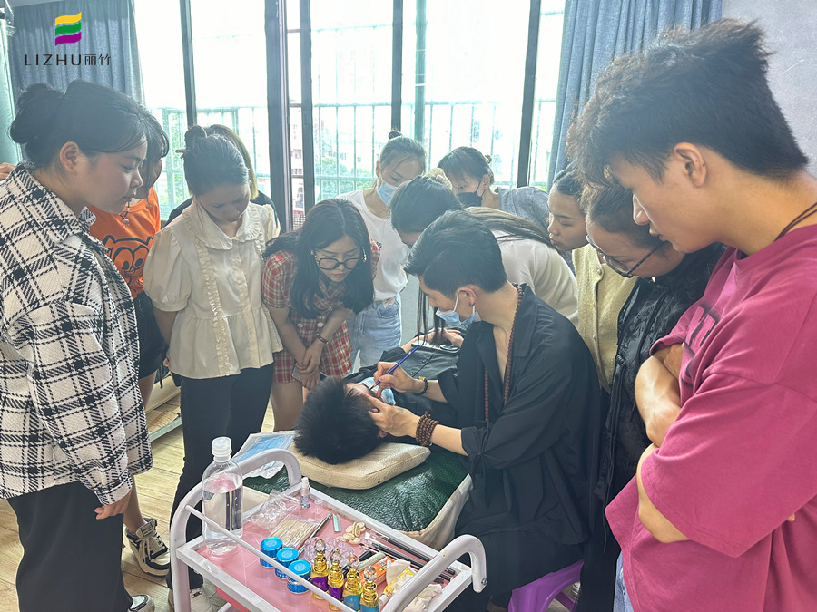 紋眉藝術(shù)感的體現(xiàn)，南寧紋繡造型學(xué)校分享