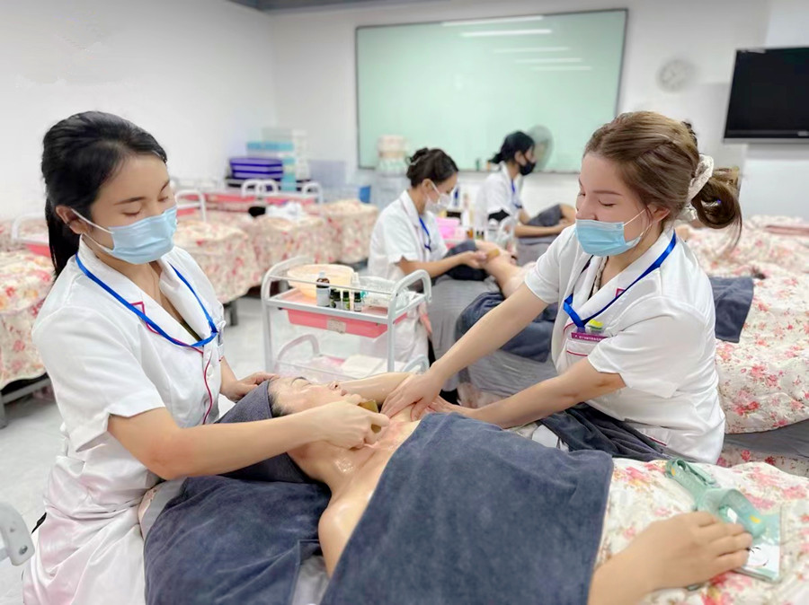 你適合做肩頸刮（sha）痧嗎？零基礎(chǔ)美容教學