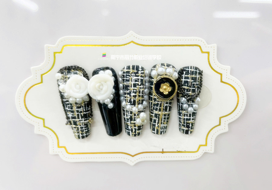 小香風(fēng)美甲，南寧美甲學(xué)徒必學(xué)款式