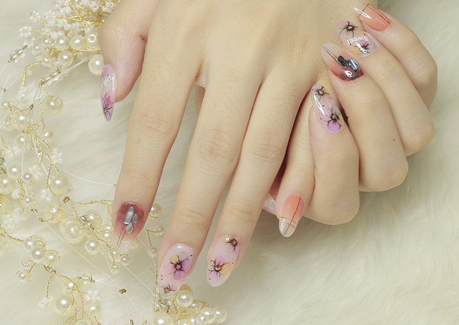 韓式花朵美甲，南寧美甲學習中心推薦