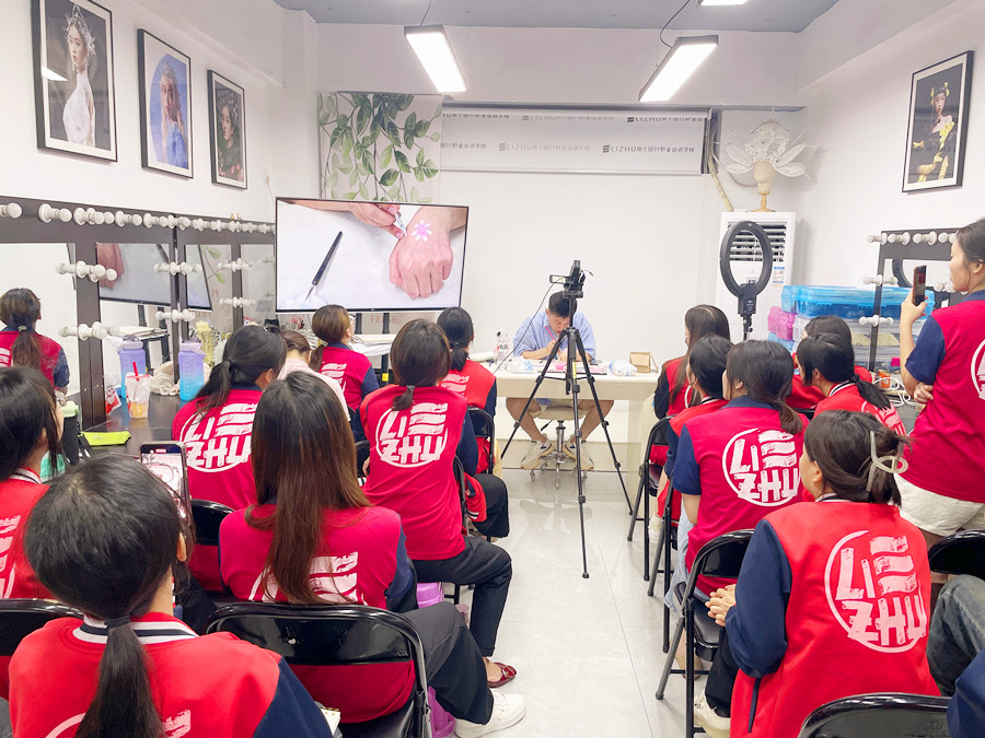 什么是面部彩繪？面部彩繪零基礎(chǔ)學(xué)習(xí)