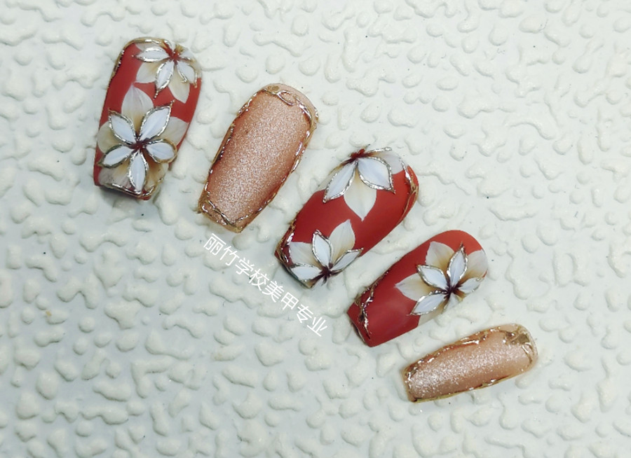 復古花卉美甲，實力展示廣西美甲學校哪家強？