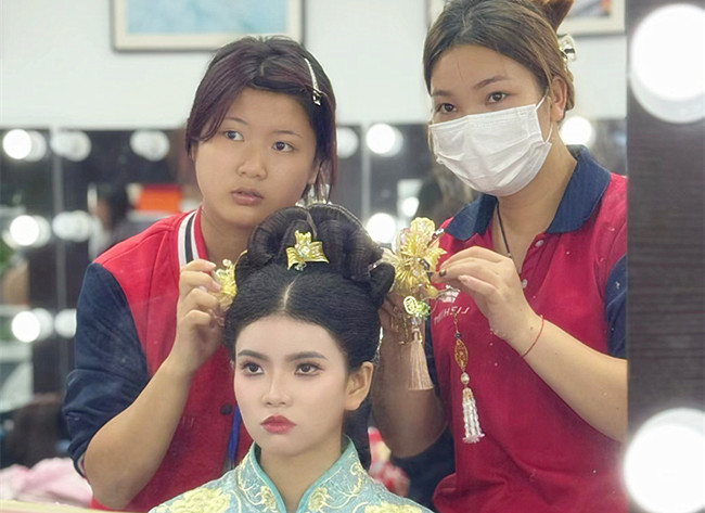 秀禾妝容，用實力展現(xiàn)廣西彩妝學校哪家有實力？