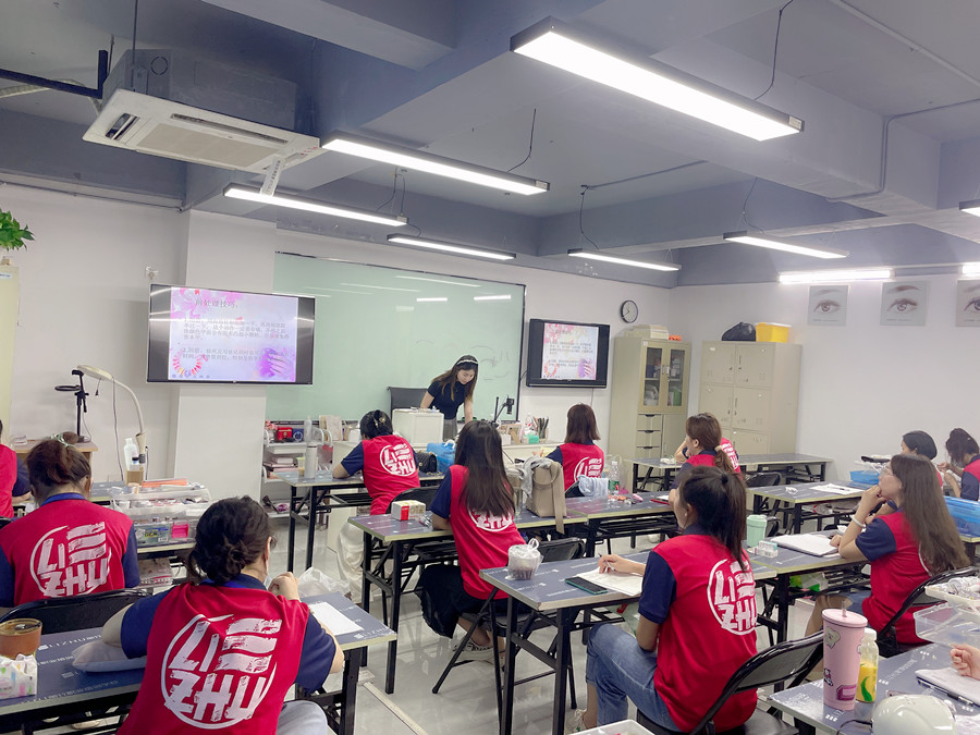 廣西學(xué)美甲零經(jīng)驗(yàn)：美甲理論知識(shí)有哪些？