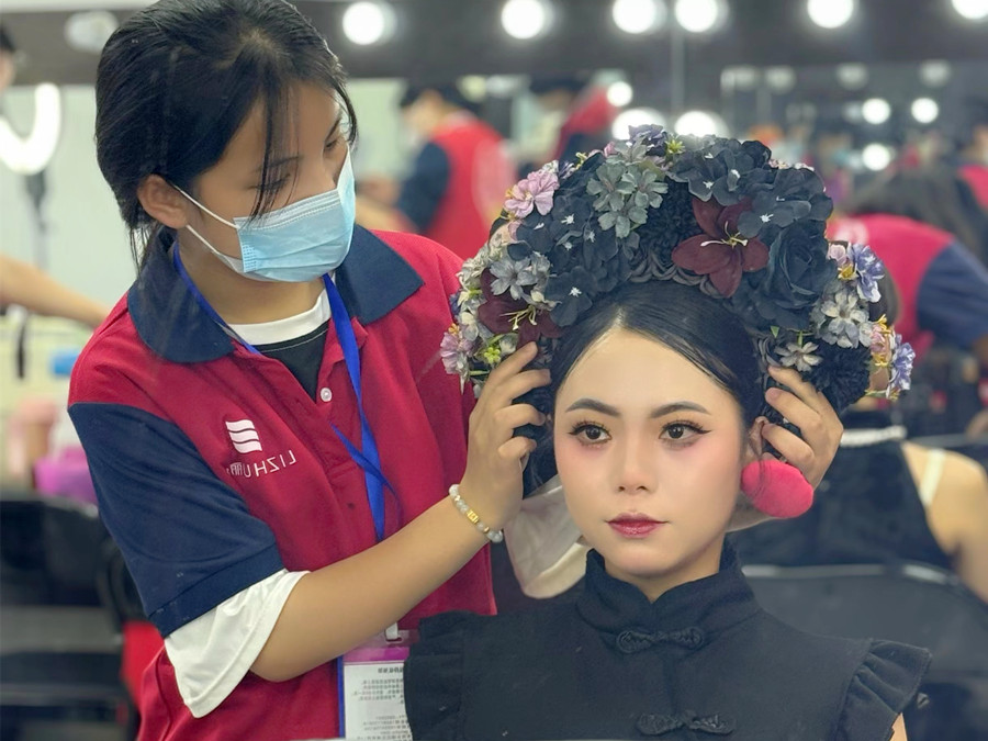 彩妝零基礎學員作品：國風簪花造型