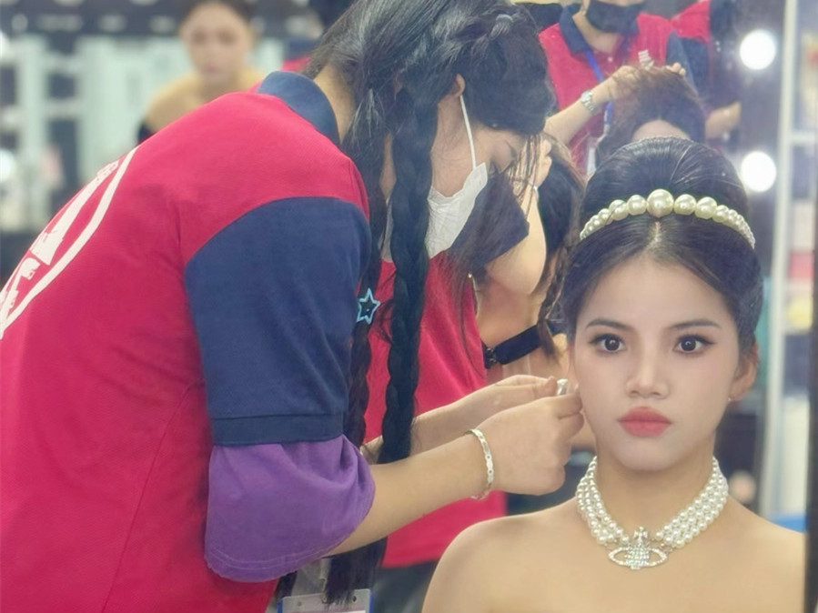 復(fù)古禮服造型 | 從零開(kāi)始學(xué)彩妝（麗竹彩妝培訓(xùn)）作品