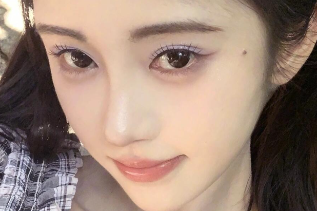 溫柔香芋紫眼妝，學(xué)女明星同款?yuàn)y容