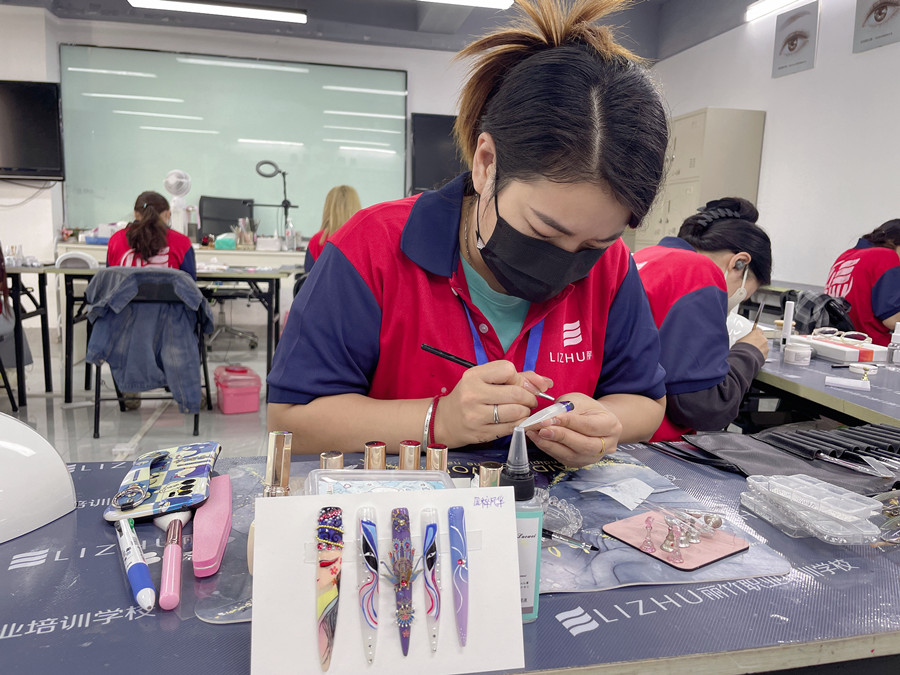 飾品彩繪美甲，南寧美甲進(jìn)修提升作品