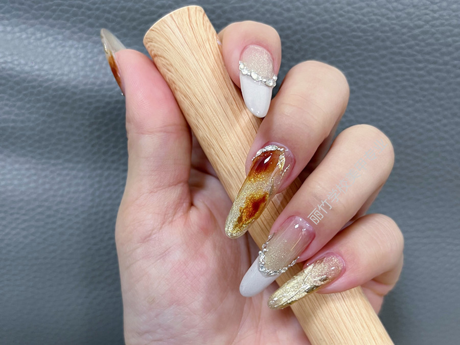 貓眼暈染美甲，廣西美甲課堂學員作品