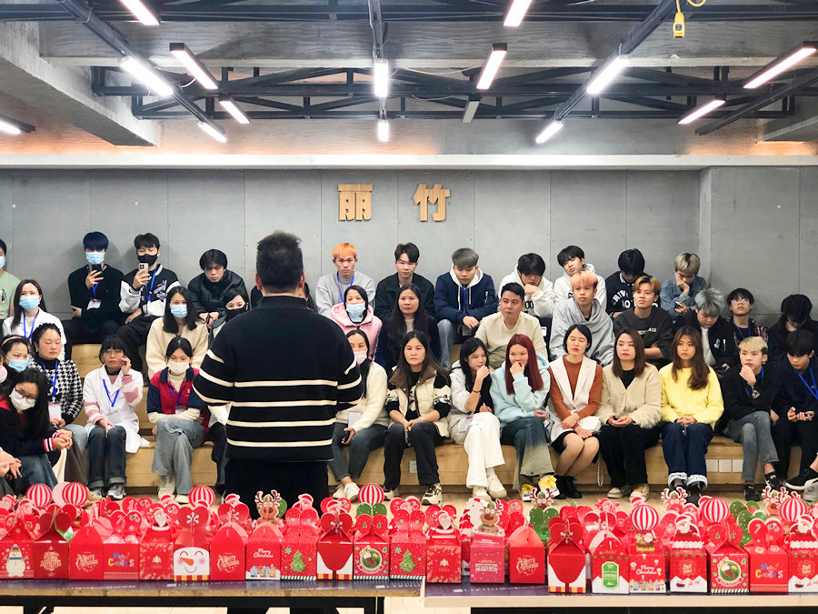 南寧美容美發(fā)化妝美甲學校玩轉(zhuǎn)“跨年”