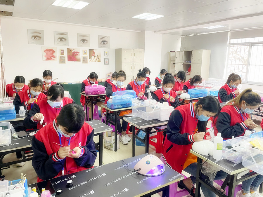 2025女生學什么專業(yè)就業(yè)前景好蕞容易就業(yè)？