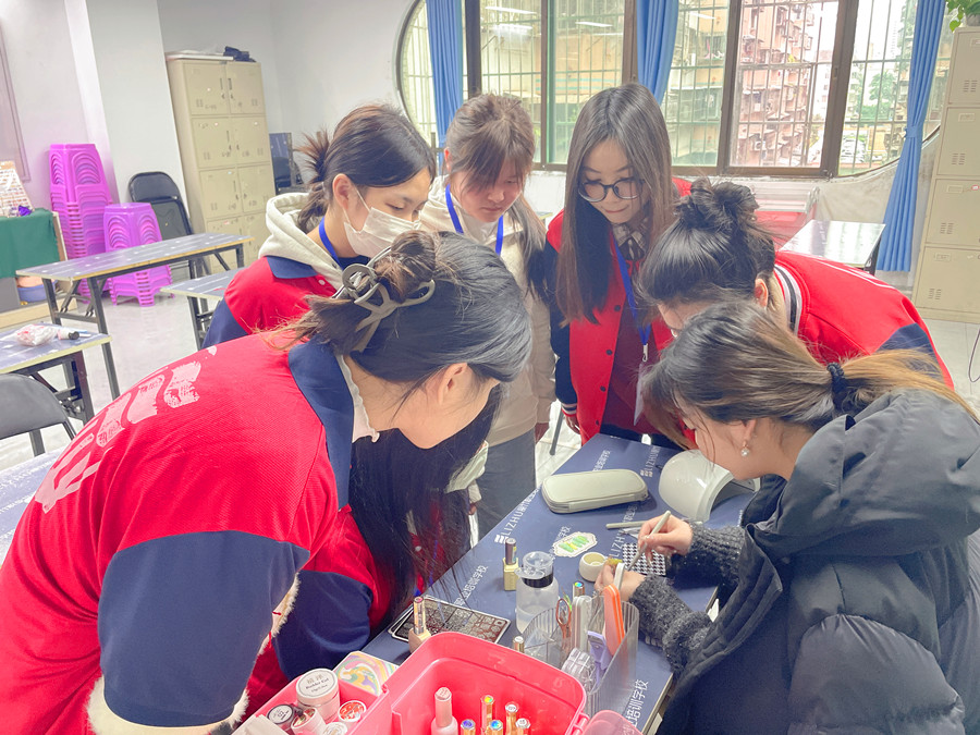 春日清新美甲，廣西美甲進(jìn)修提升作品解析