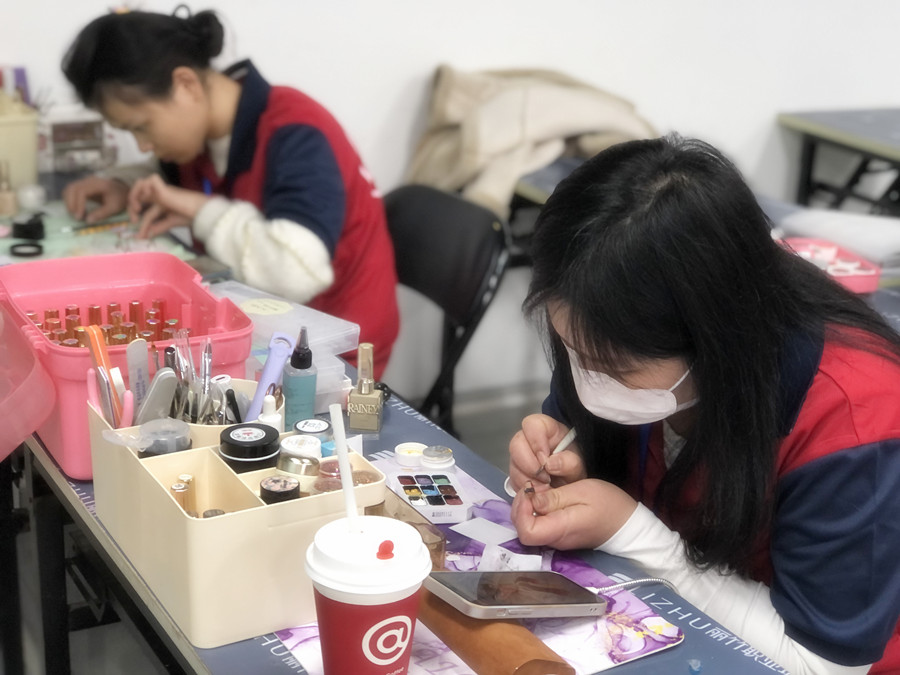 復(fù)古甜酷風(fēng)美甲，南寧美甲進(jìn)修提升培訓(xùn)作品