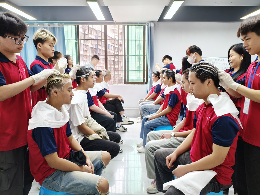 南寧美發(fā)洗護(hù)培訓(xùn)：如何快速坐著洗頭？