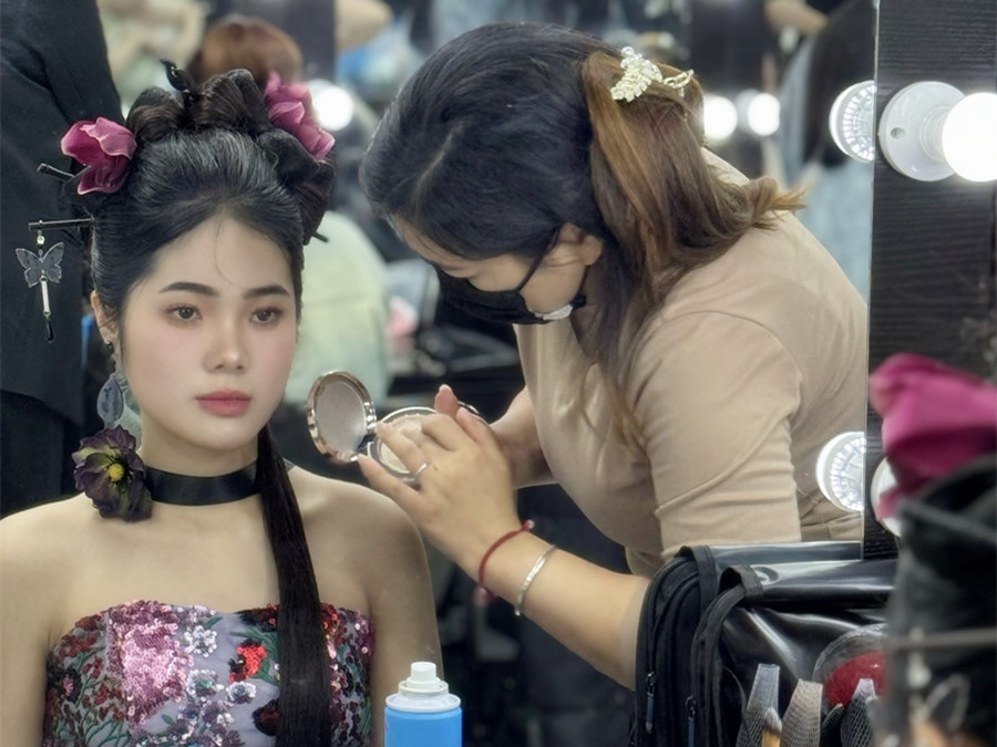 新中式妝容造型，從零學(xué)彩妝造型