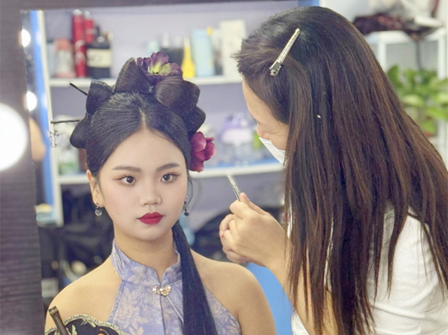 清冷新中式，南寧美妝學院零基礎(chǔ)學員作品