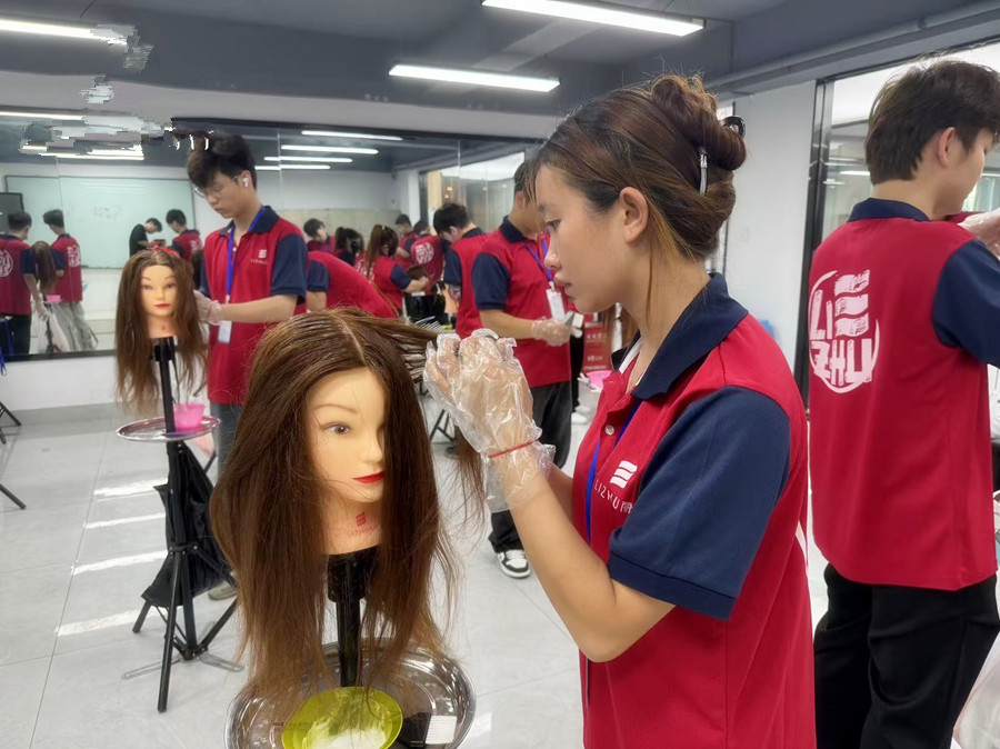 刷染膏的重點(diǎn)，學(xué)燙發(fā)零基礎(chǔ)