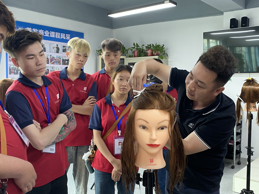 女士發(fā)尾分為哪幾類(lèi)？廣西女士造型分享