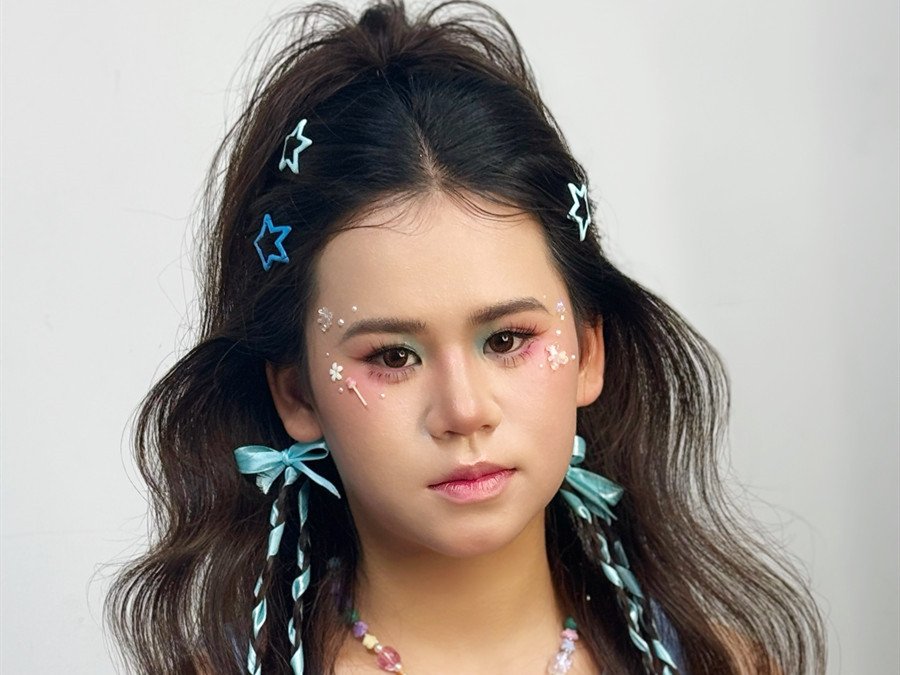 多巴胺應(yīng)援妝，廣西彩妝藝術(shù)造型學(xué)校講解