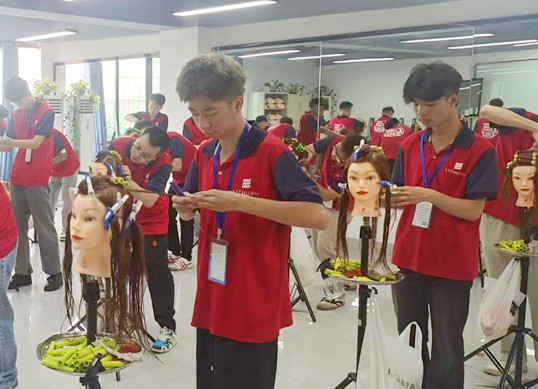 廣西學美發(fā)有前途嗎？廣西美發(fā)發(fā)展前景