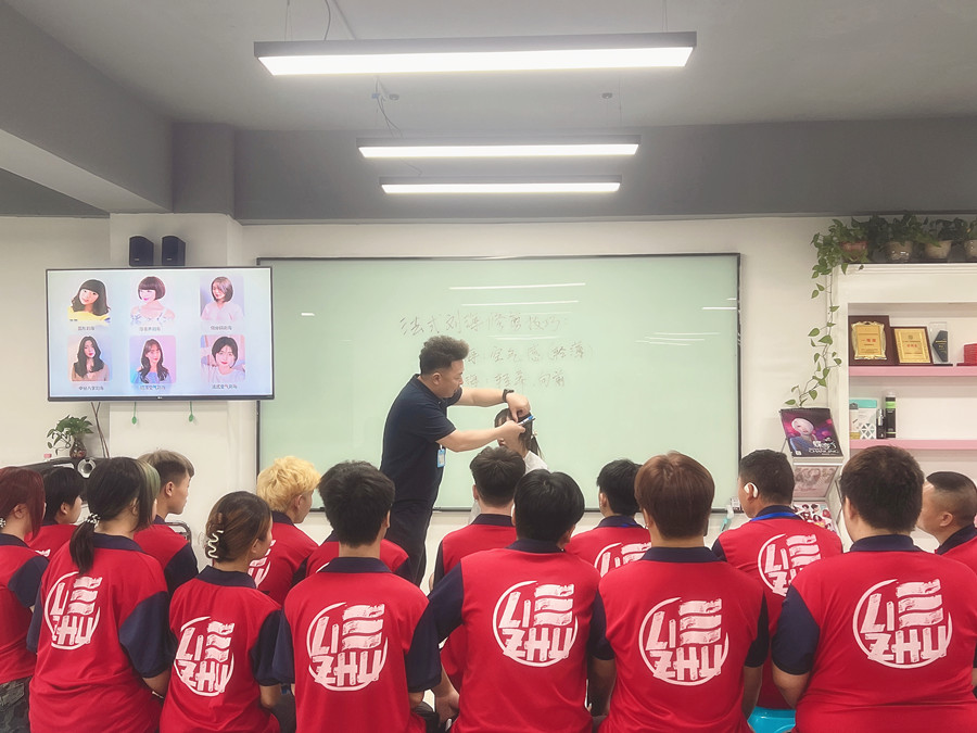 不同臉型適合的劉海類型，南寧剪發(fā)學習分享