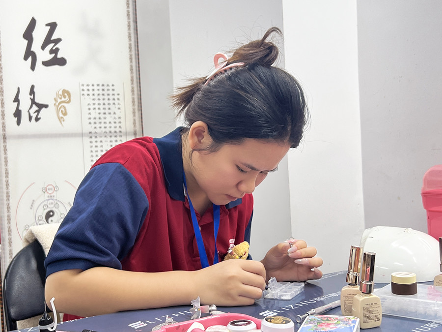 冰粉蝴蝶美甲，南寧美甲技能大賽作品解析