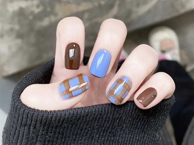 清新藍格紋美甲，南寧美甲訓(xùn)練
