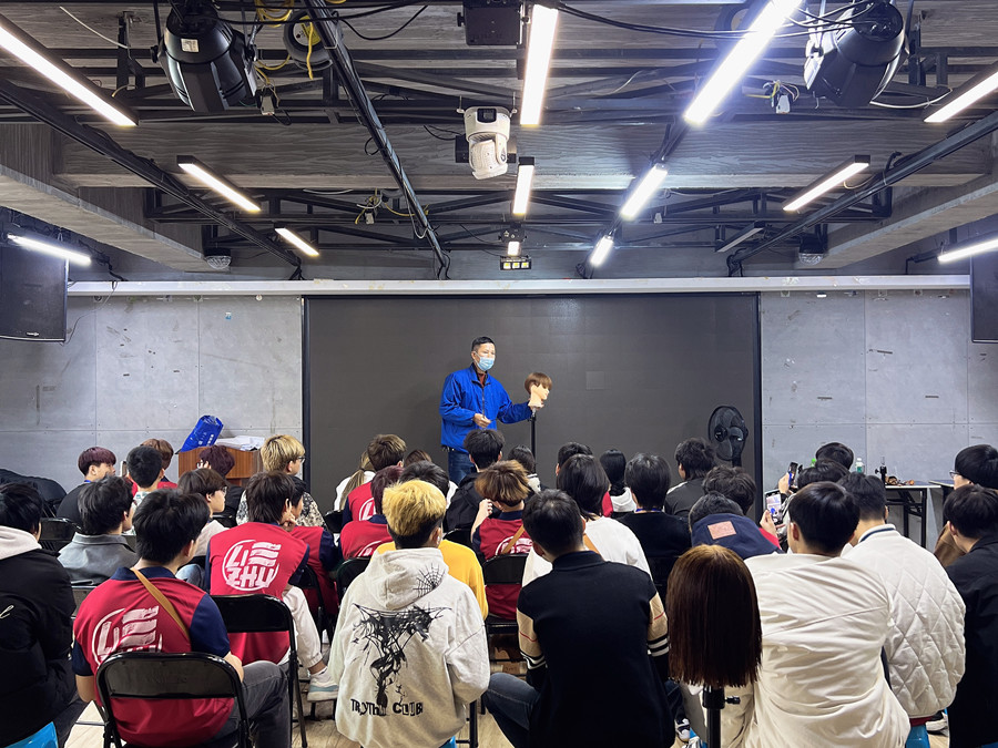 男士發(fā)型手法示范課堂，南寧剪發(fā)學(xué)習(xí)