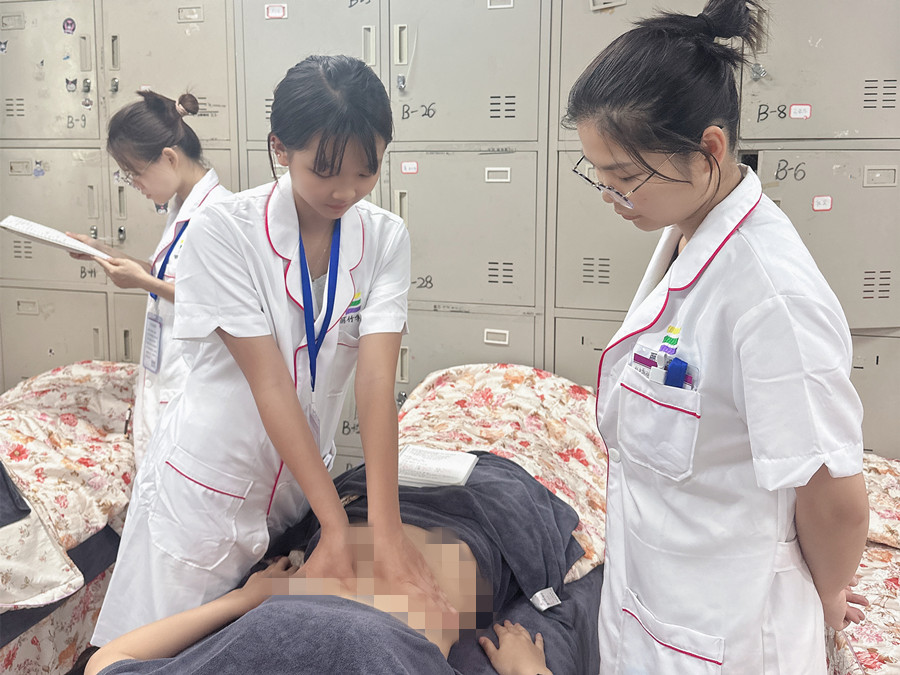 新手揉按腹部如何發(fā)力？廣西美容美體教程